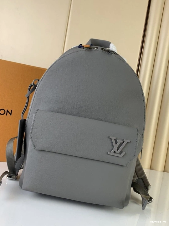 WIS LOUIS VUITTON BACKPACK TAKEOFF 0820